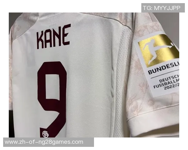 以拜仁为灵感打造独特足球球星挂件展现热血与荣耀魅力 以拜仁为灵感打造独特足球球星挂件展现热血与荣耀魅力